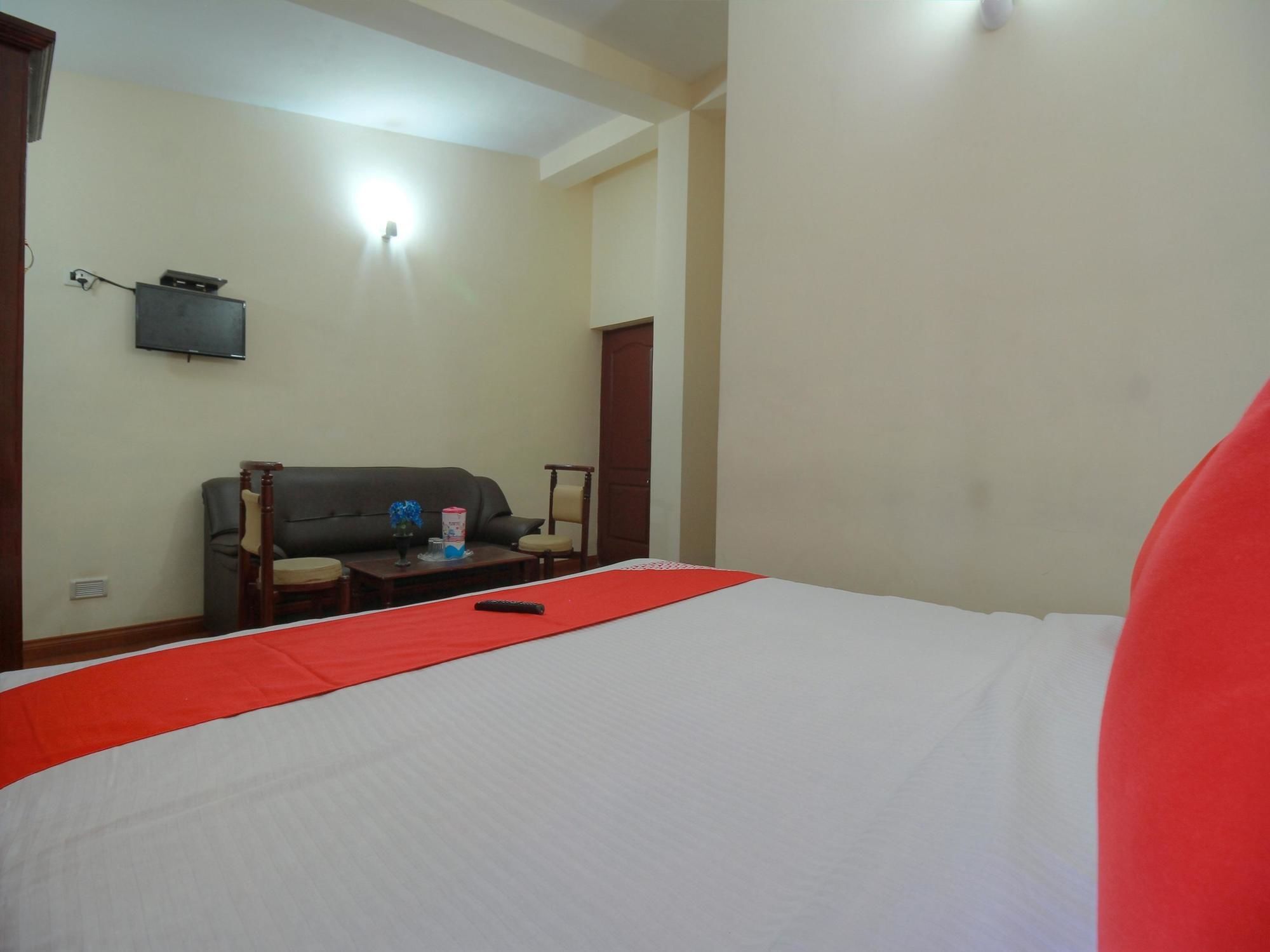 Hotel R J 2*