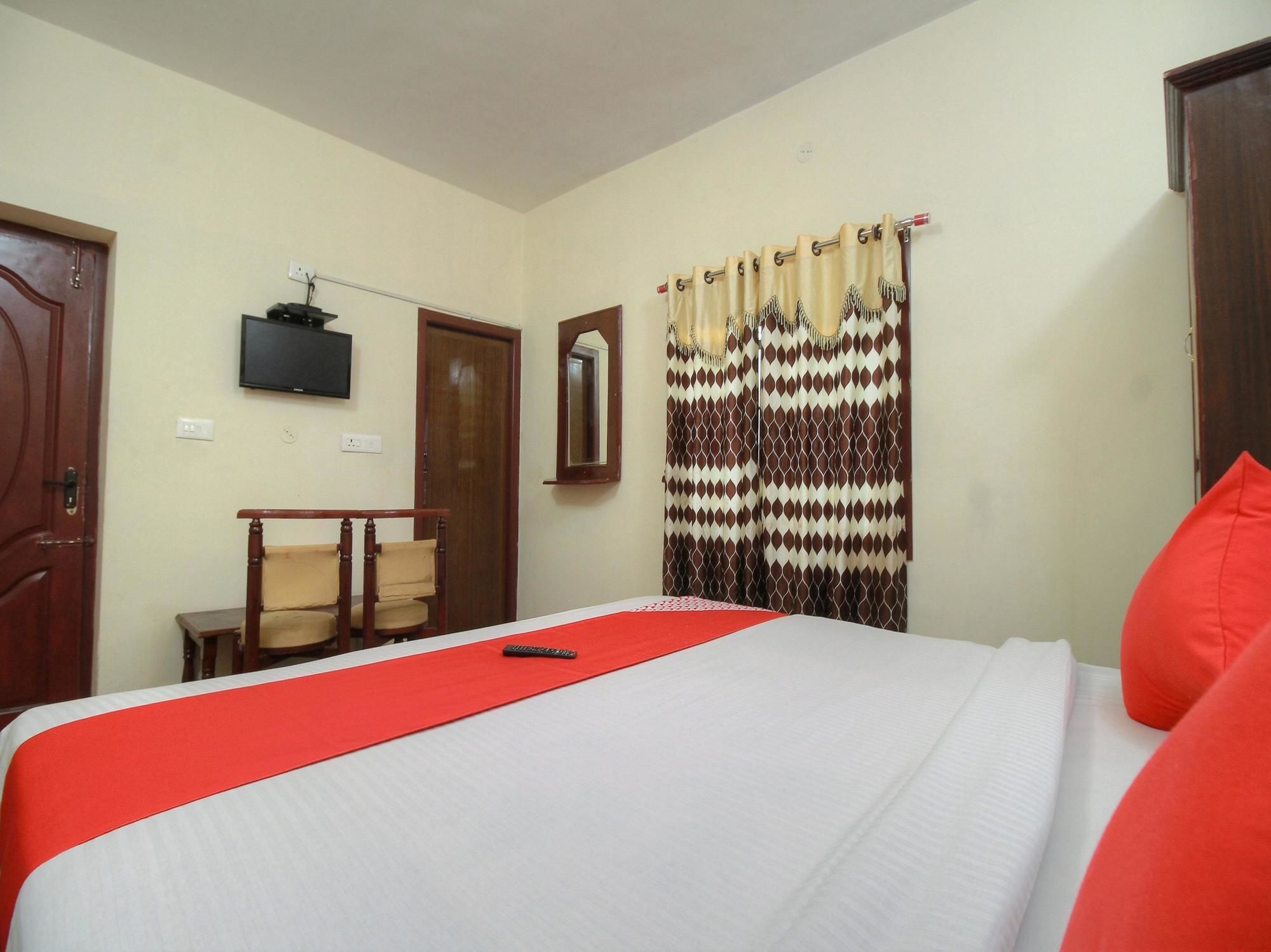 Hotel R J