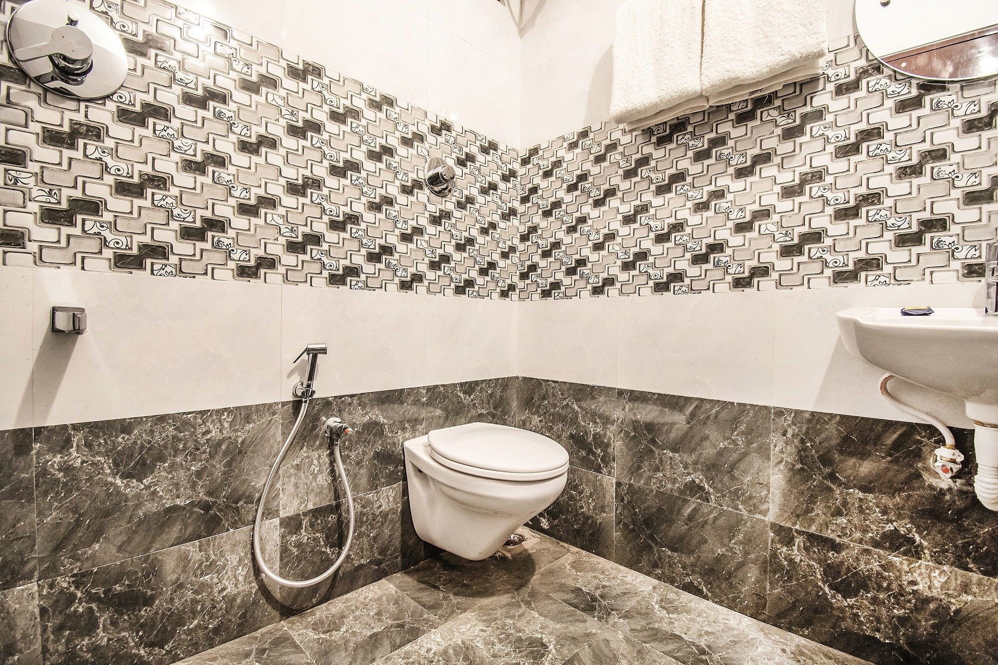 Hotel Fabhotel Zion International Ettinas Road