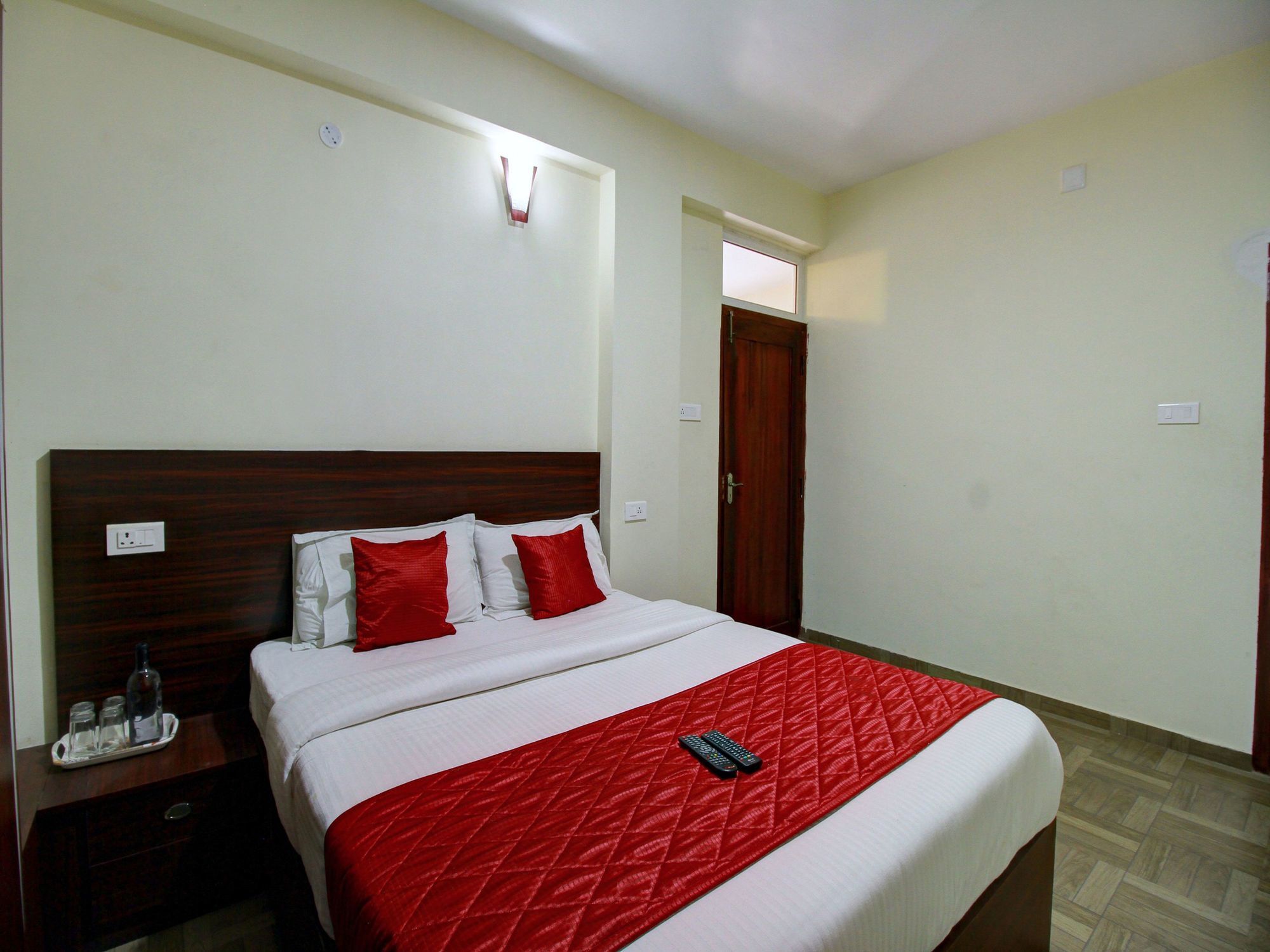 Apartment Oyo 11748 Pine Hill *