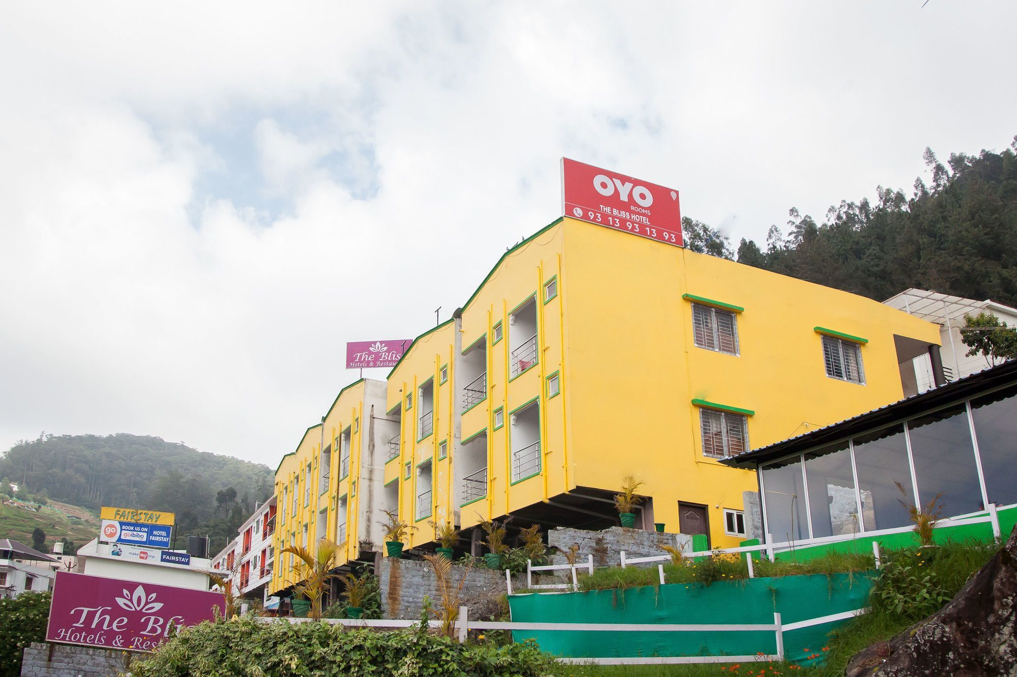 Hotel Oyo 4239 The Bliss And 3*