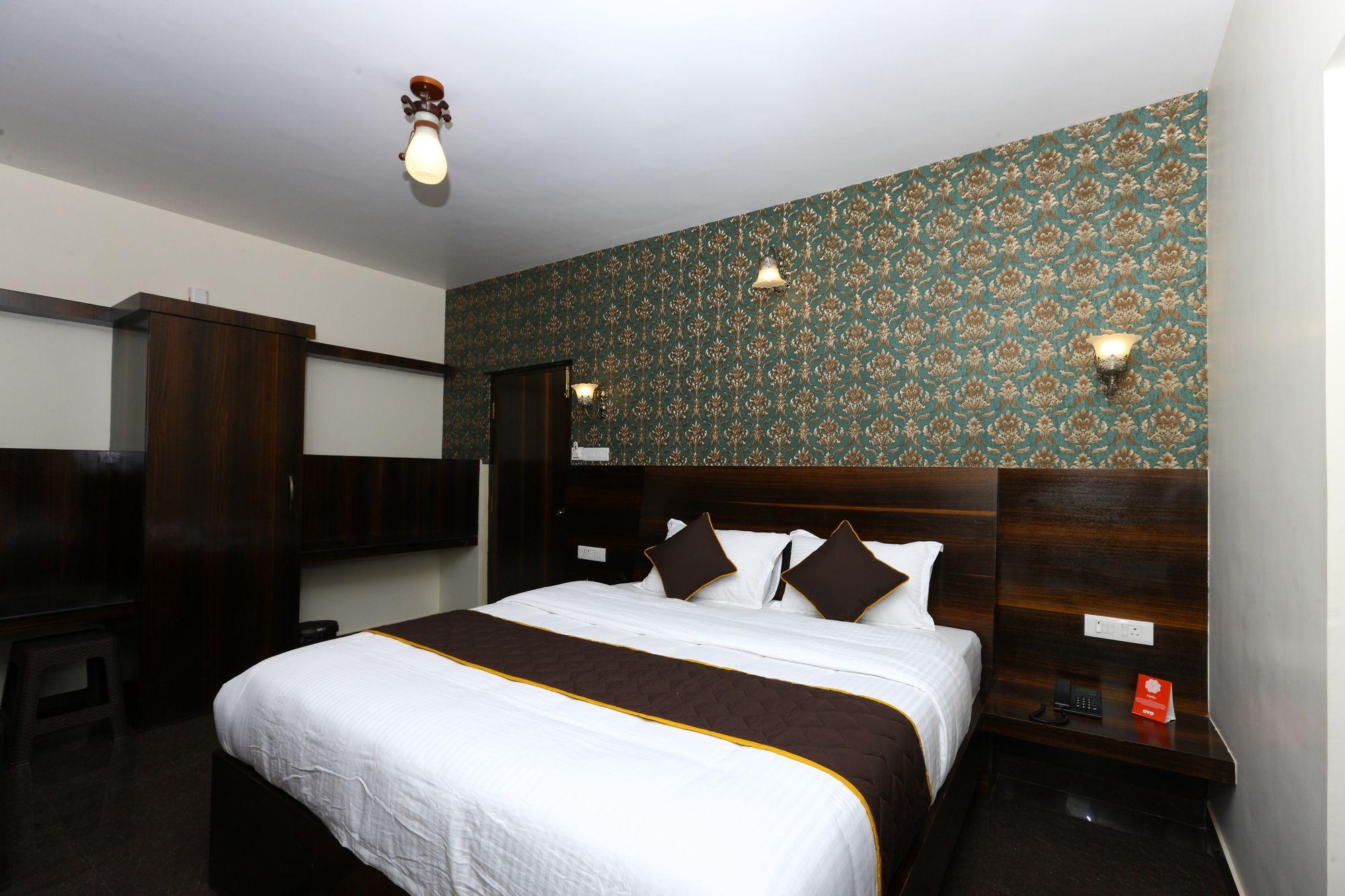 Oyo 079 St Marys Hill 3* Ooty