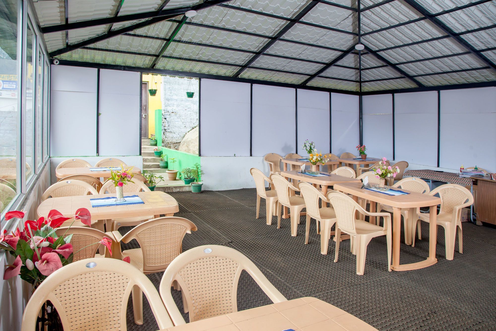 Oyo 4239 The Bliss And Hotel 3*