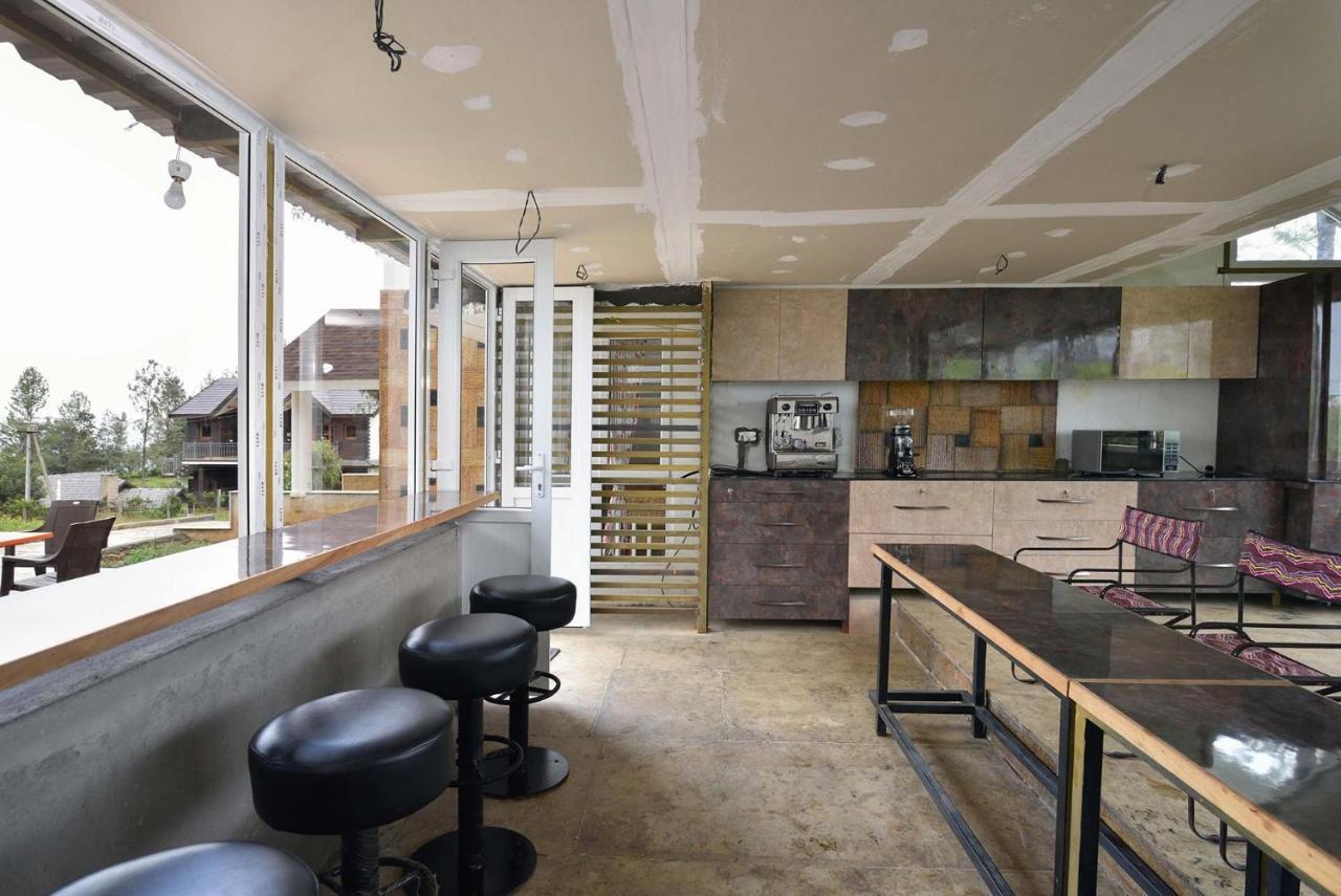 Villa Stayvista At Sullivan With Heater & Indoor-outdoor Games *