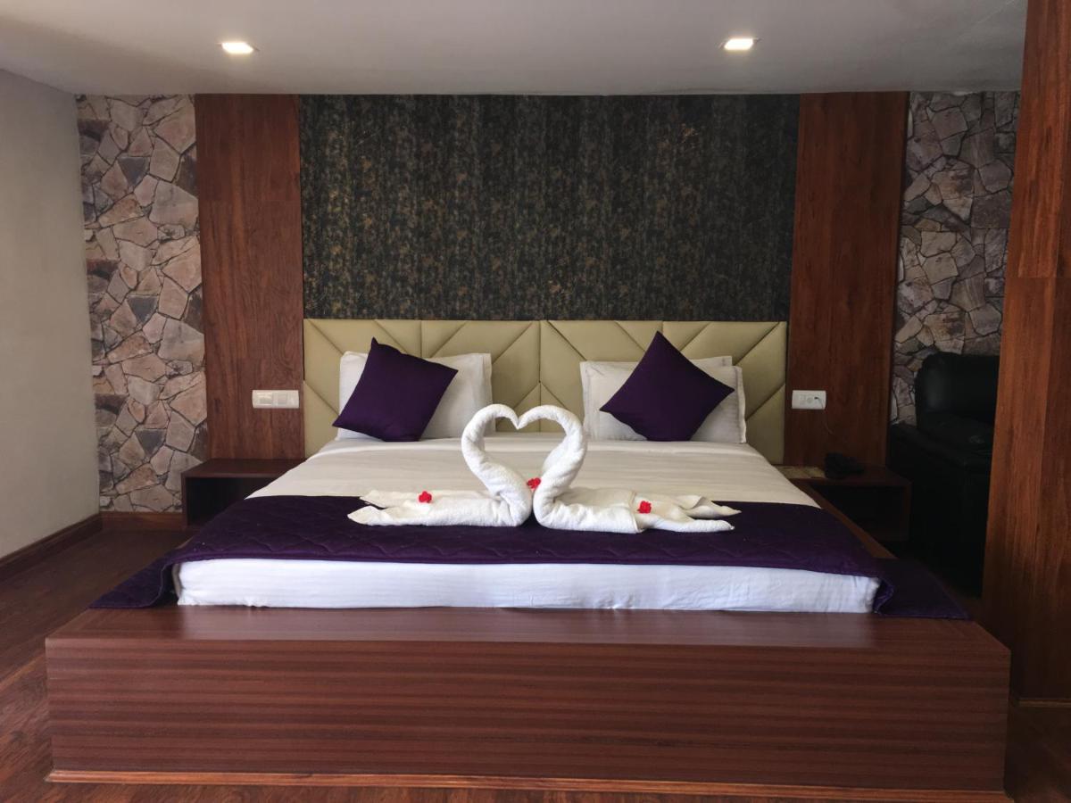 Valley View Resort *