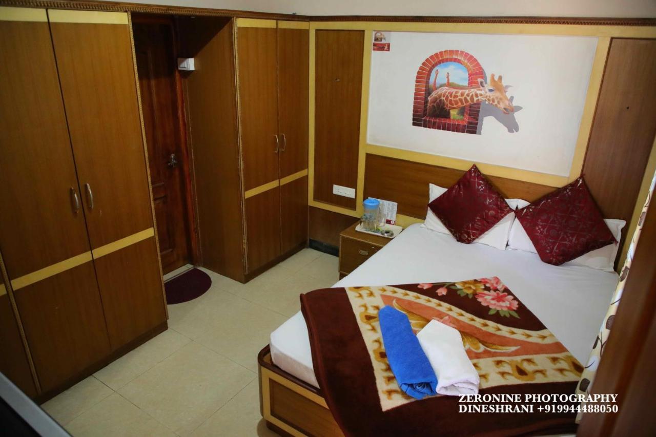 Sri Krishna Residency Hotel 2*