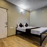 Oyo 18944 Venus Residency