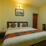 Fabhotel Greenwood Stays