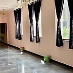 Fabexpress A2P Palace - Nr Botanical Garden