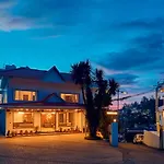 Kemp\'S Cave Ooty By Voye Homes - Premium Resort Stay In Ooty Town With Amazing View And Amenities