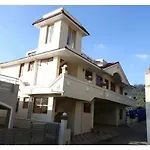 Green Moon Residency