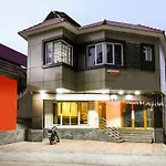 Oyo 7987 Hotel Carnation
