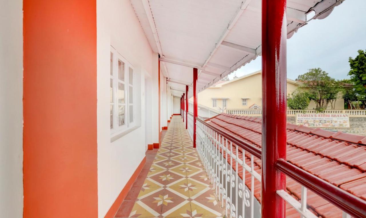 Hotel Treebo Atithi Bhavan, 1 Km From