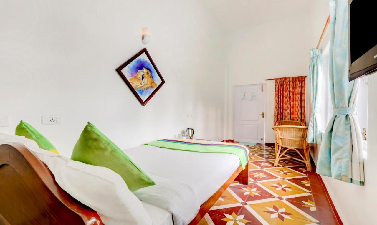 Hotel Treebo Atithi Bhavan, 1 Km From