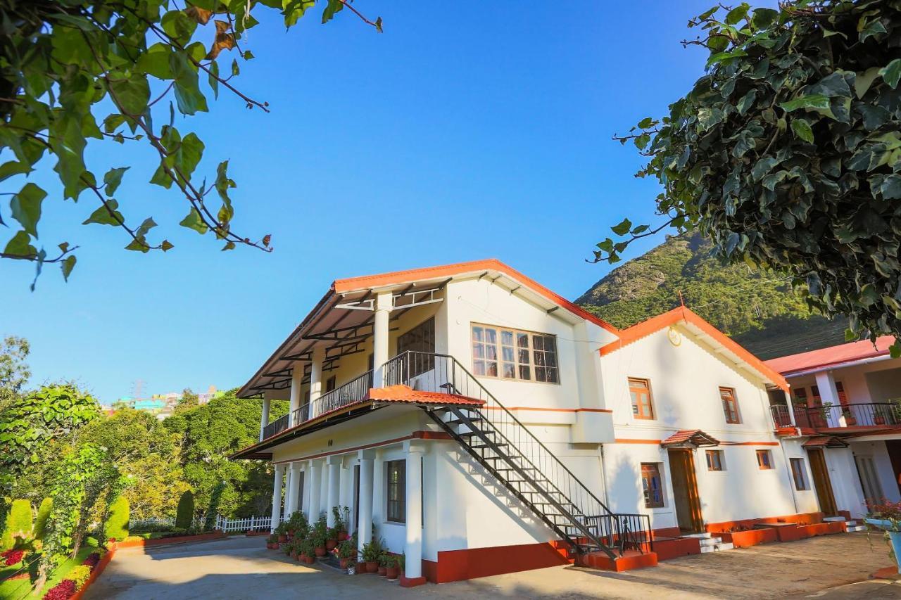 Guest house Oyo 30447 Valley View Studio Adasholai