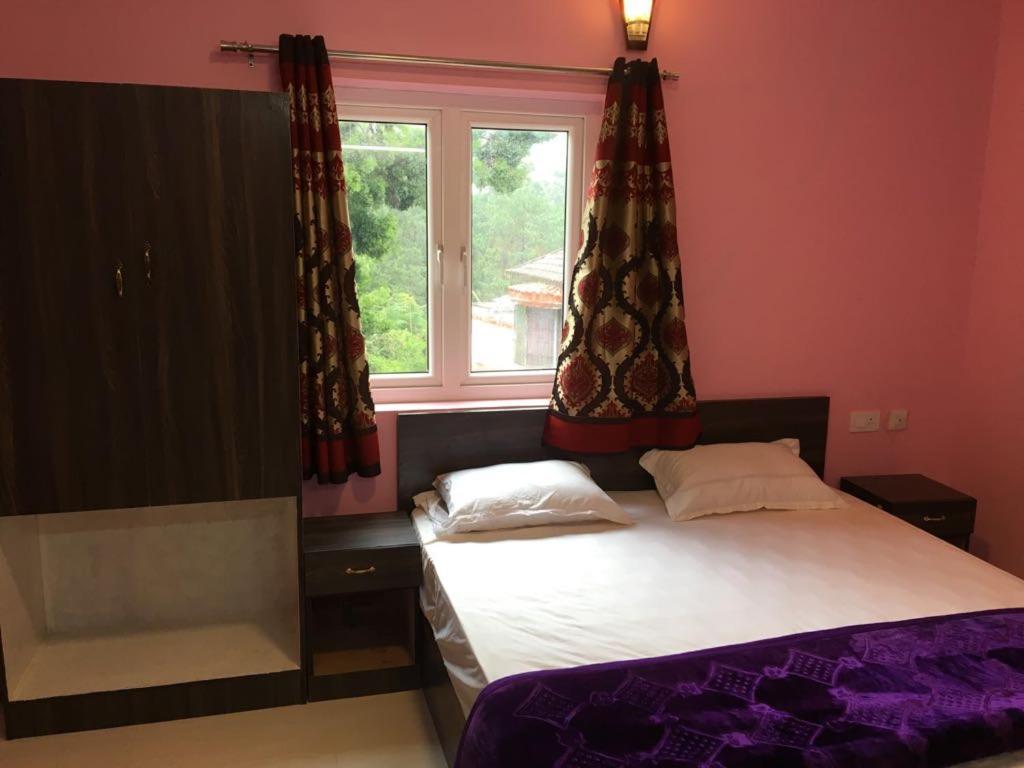 Hotel Happystay And *