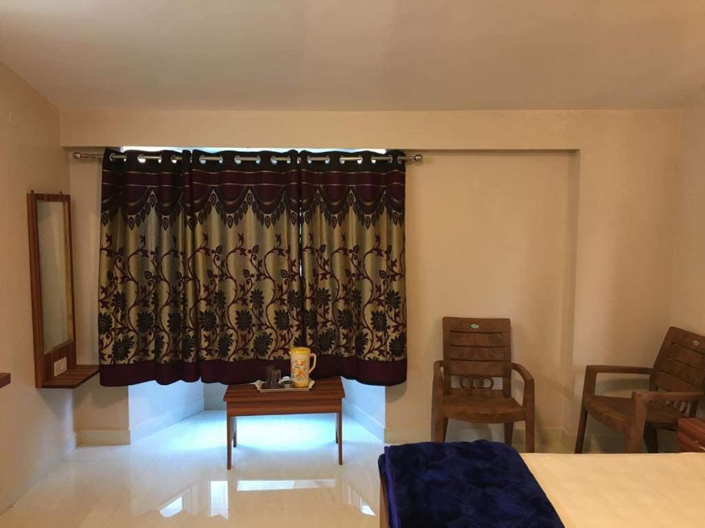 Hotel Happystay And