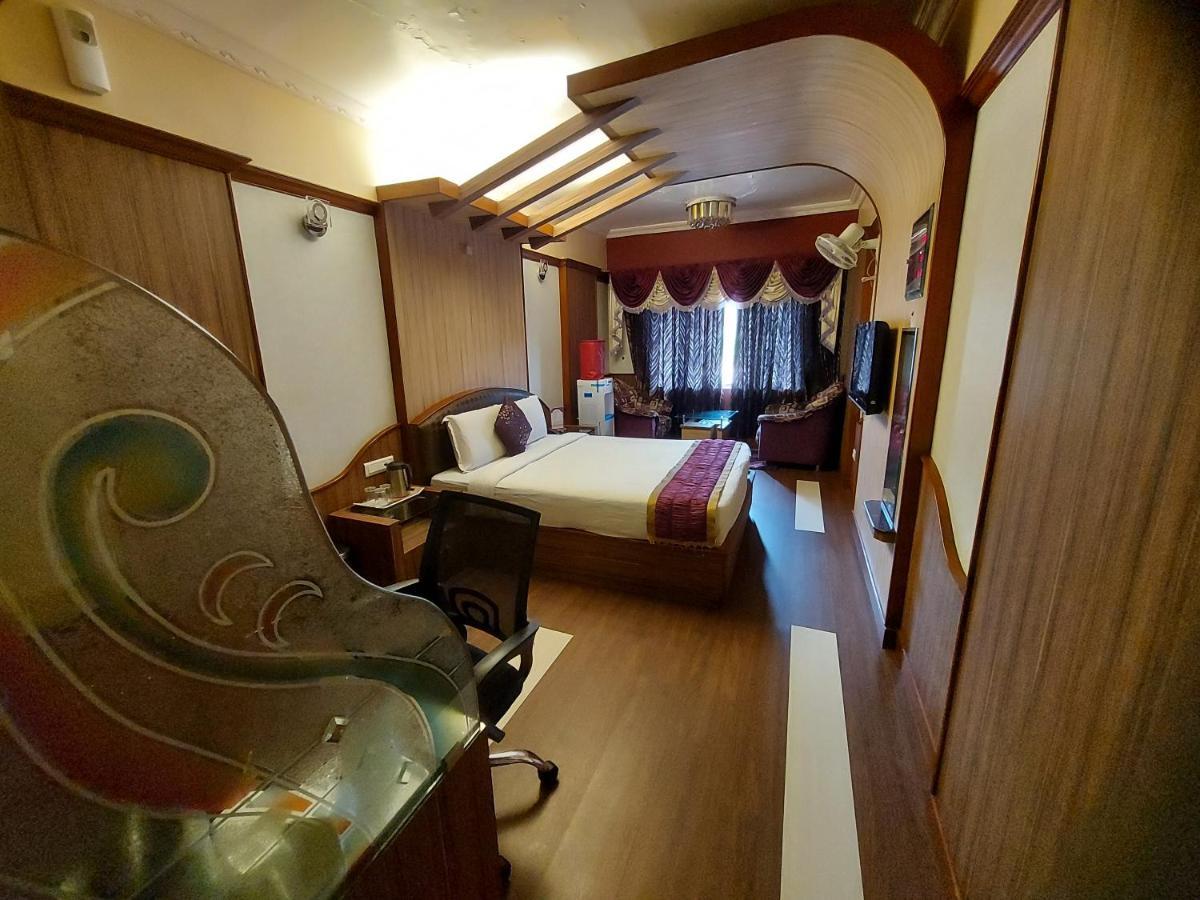 Hotel Astoria Residency 2*
