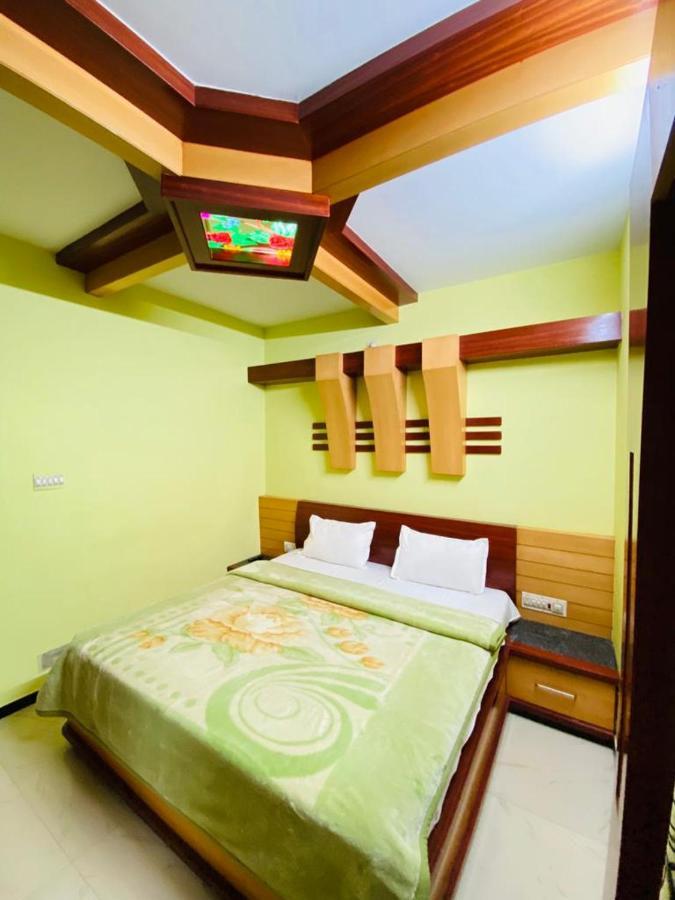 Falcon Guest house *