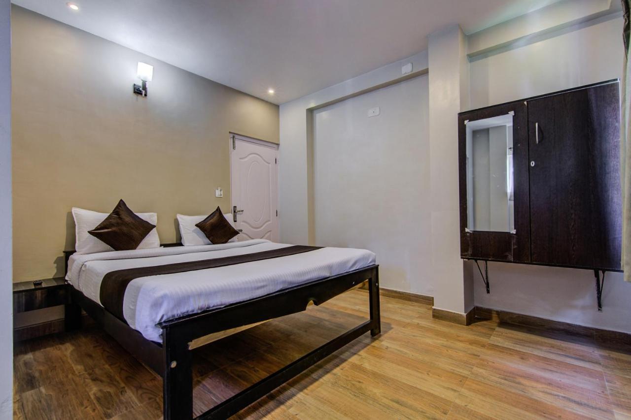 Oyo 18944 Venus Residency Hotel 3*