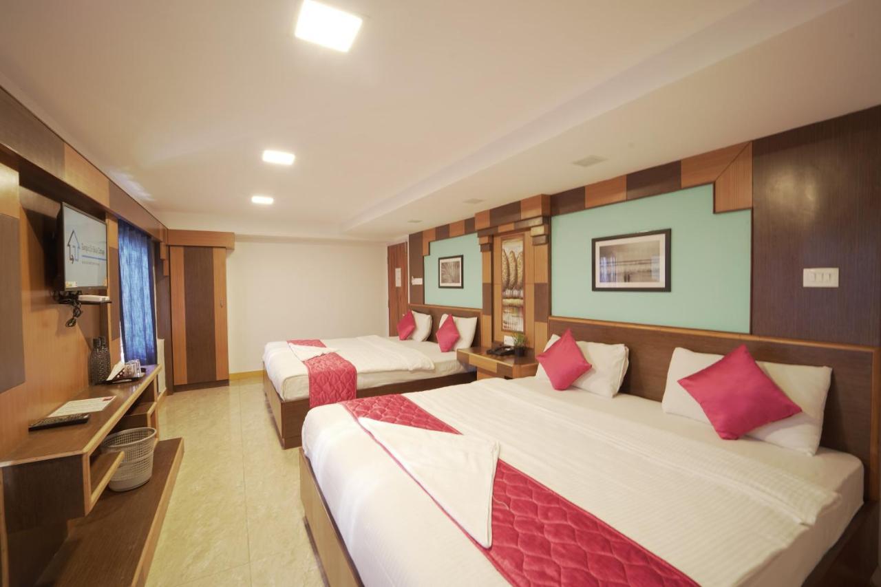 Ganga's Sri Balaji Guest house *