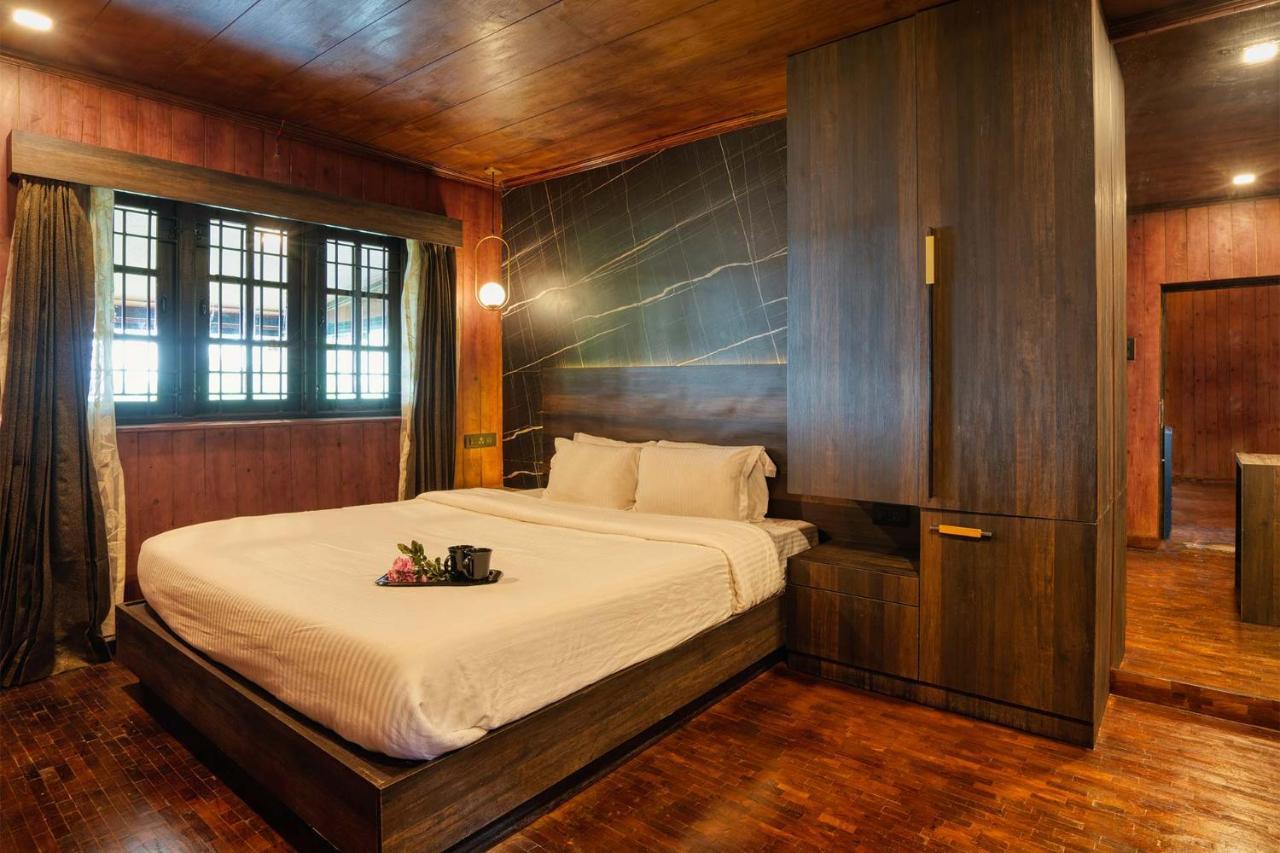 Stayvista At The Berg Valley View Villa Ooty