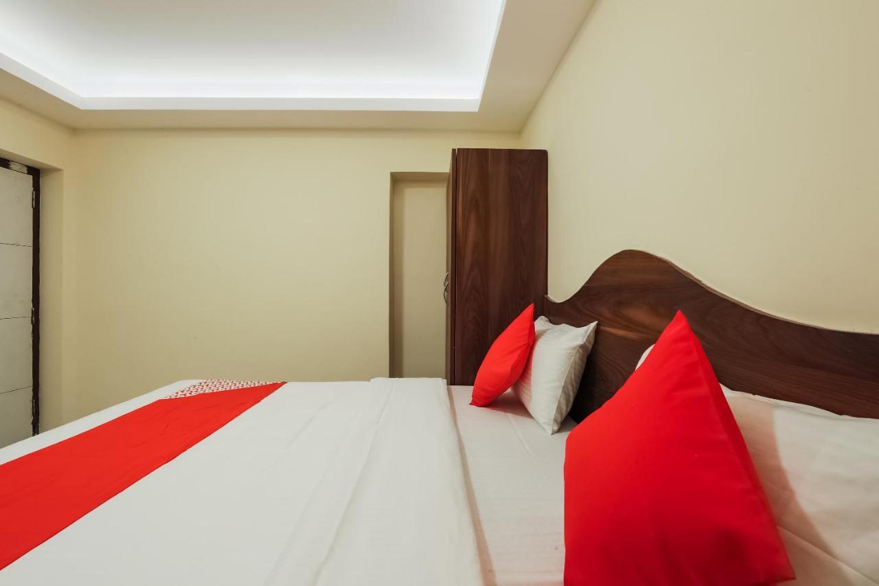 Hotel Oyo 36500 Sri Krishna 3*