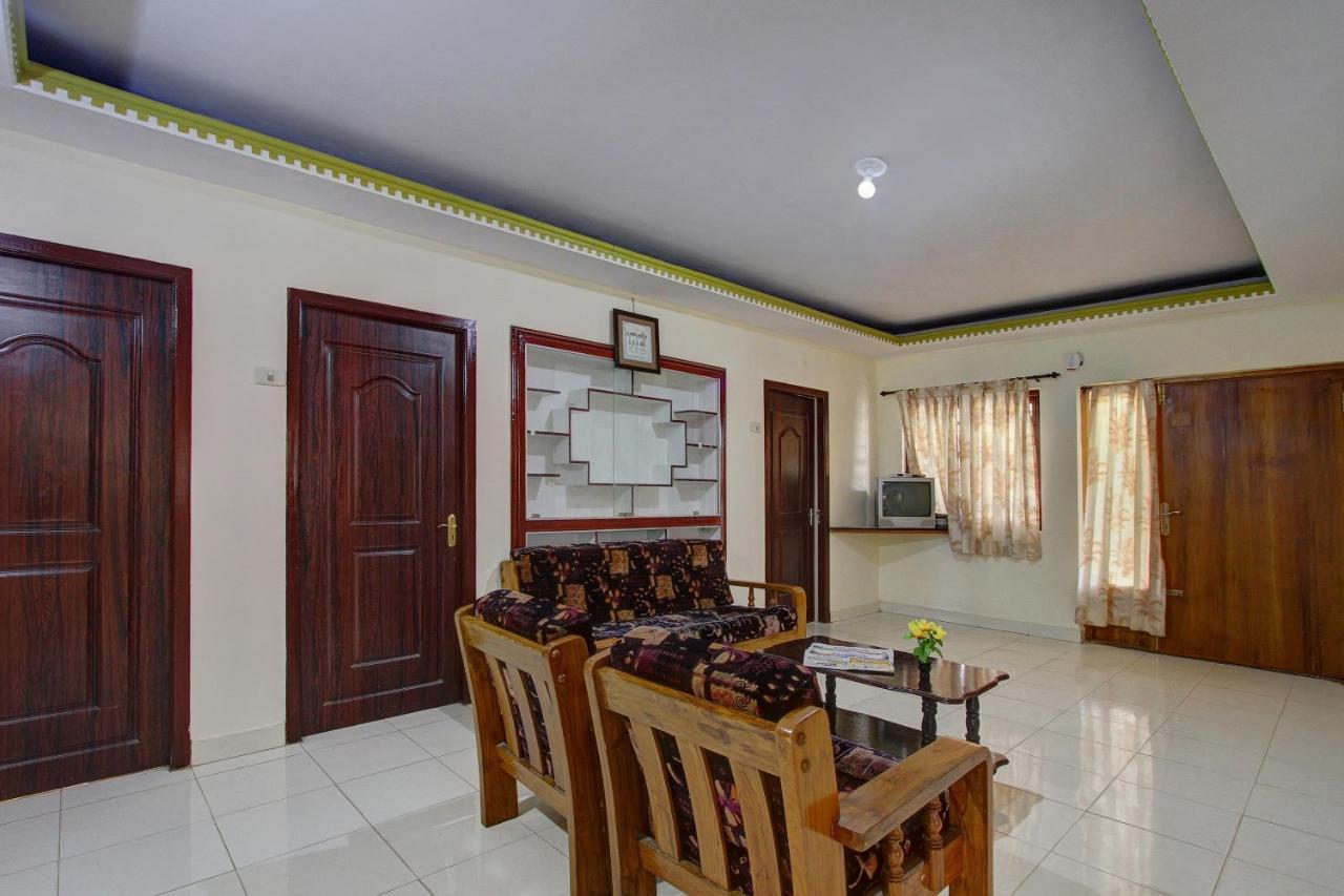 Hotel Oyo 22924 Gv Residency 3*