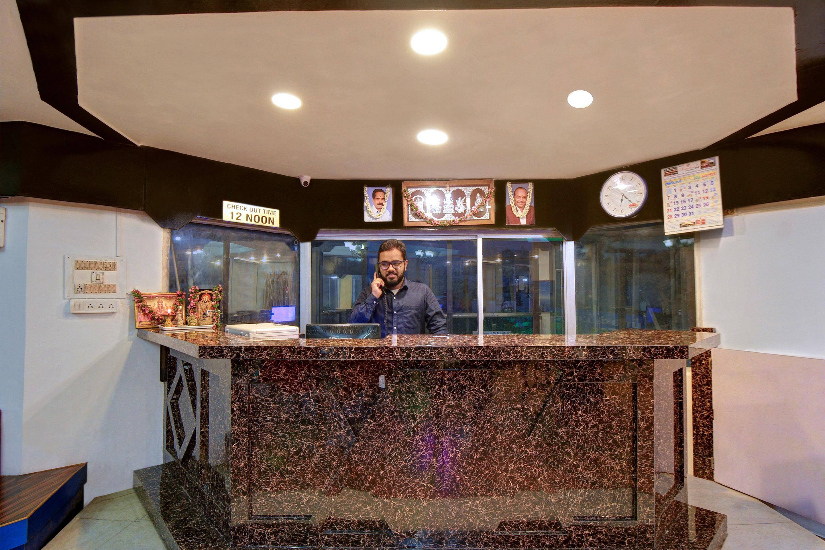 Oyo 19910 Sapphire Paradise Hotel