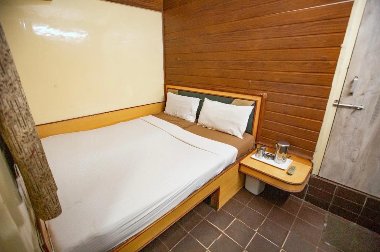 Maneck Hotel Ooty