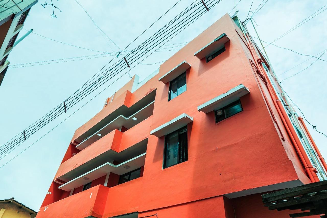 Hotel Oyo 36500 Sri Krishna 3*