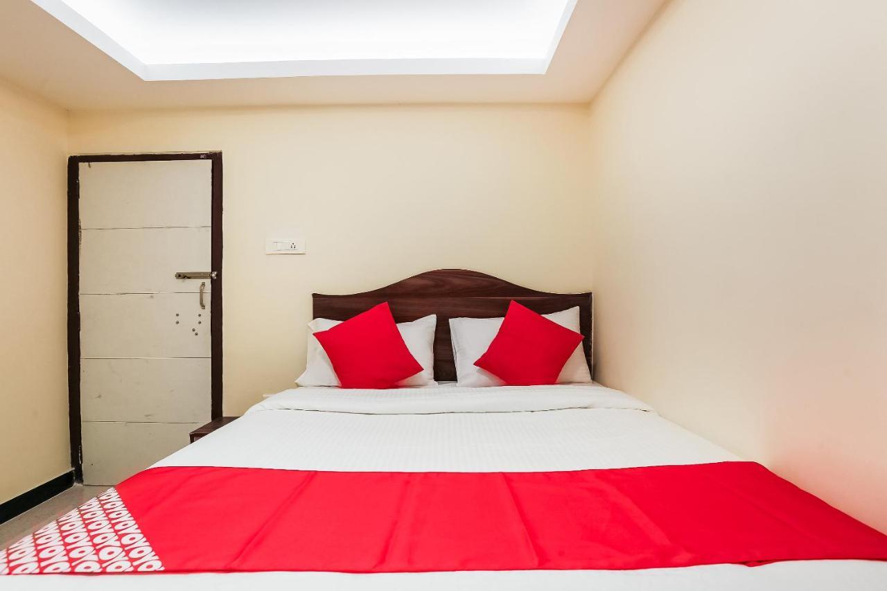 Oyo 36500 Sri Krishna Hotel 3*
