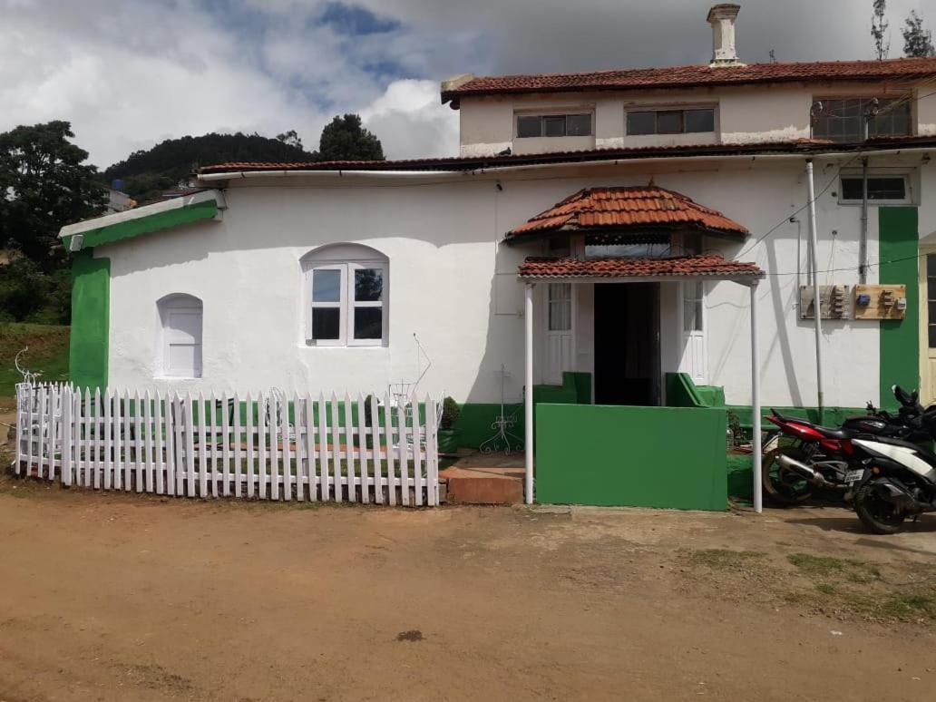 Royal Green Lawns * Ooty