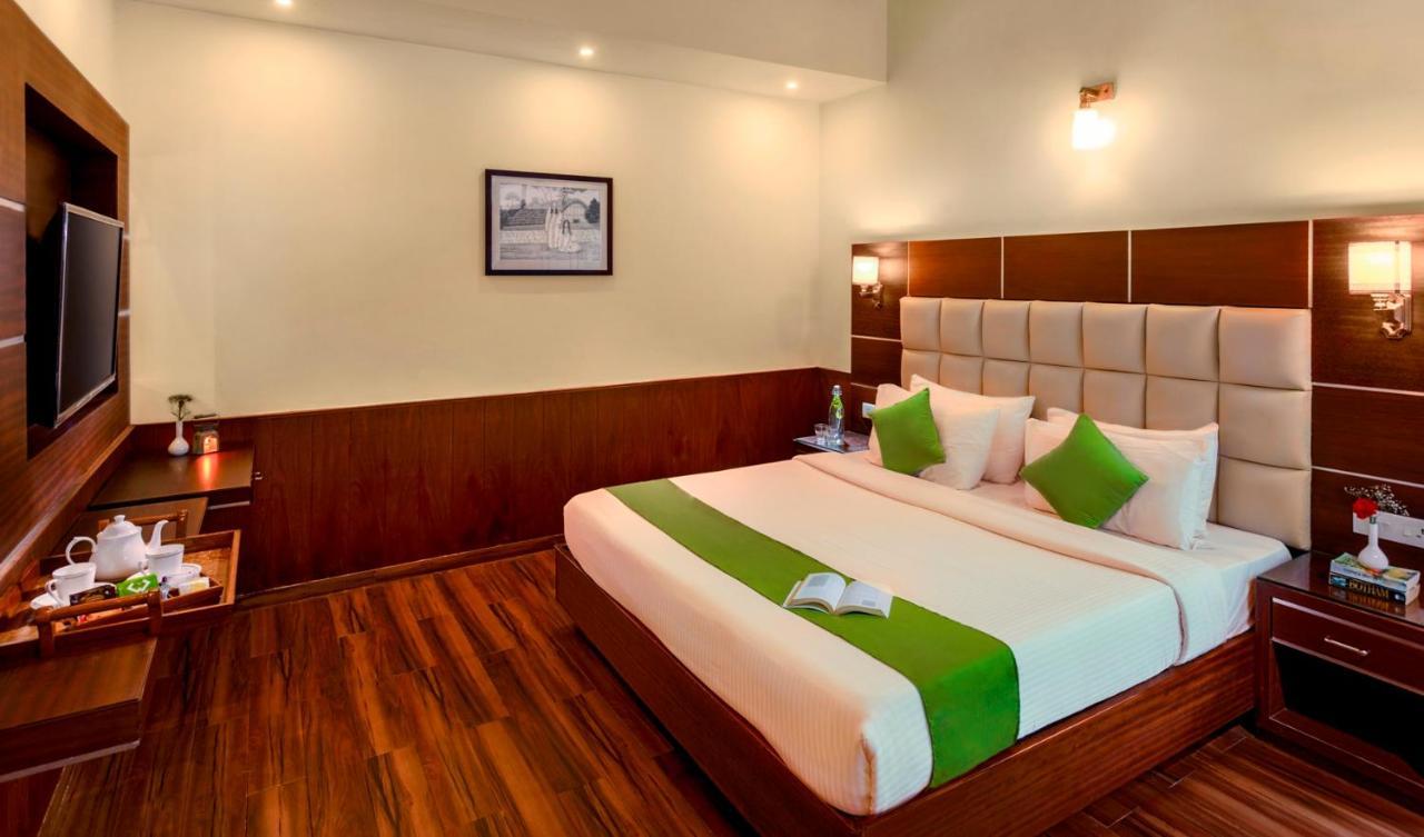Rosewood By Nature And 4*