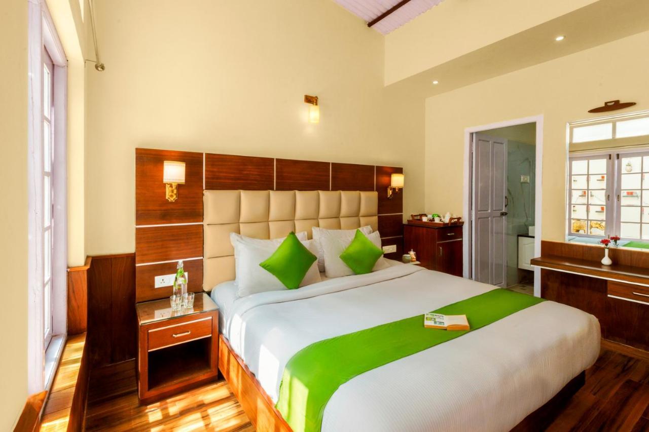 Rosewood By Nature And 4*