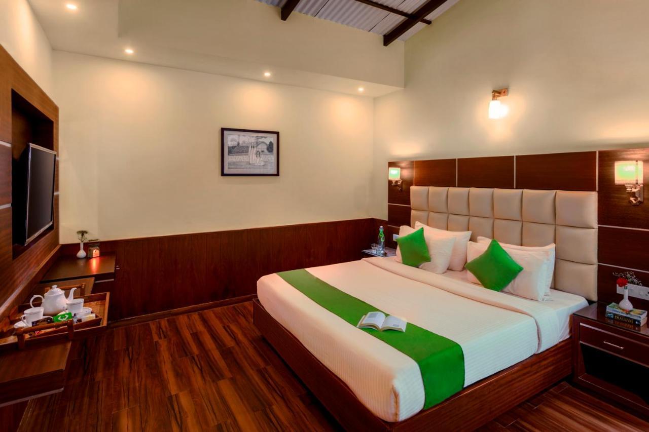 Rosewood By Nature And Hotel