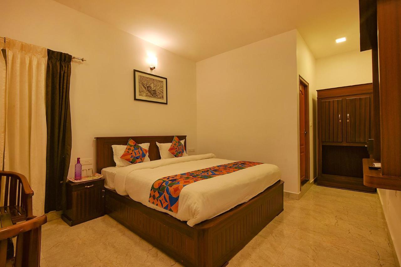 Hotel Fabhotel Greenwood 3*