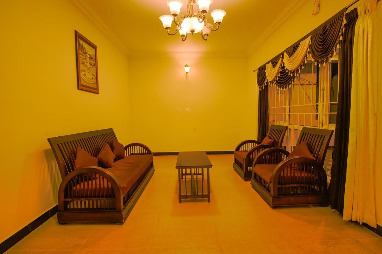 Fabhotel Greenwood Hotel