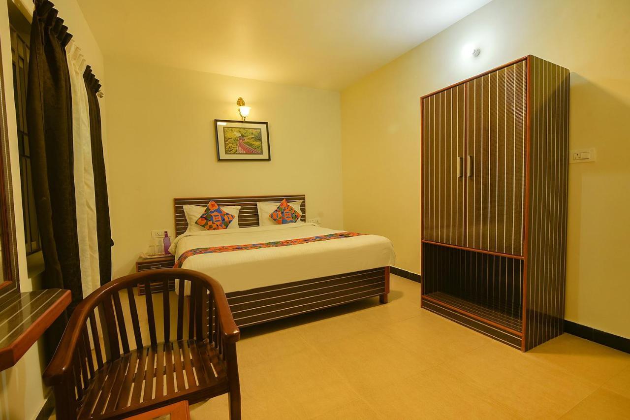 Fabhotel Greenwood 3*