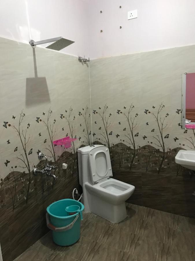 Hotel Happystay And *