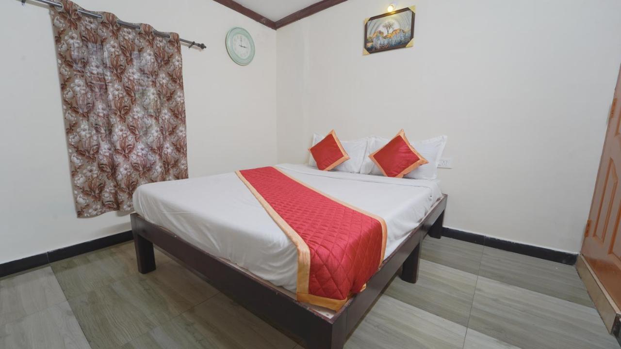 Resort Amuthu Residency *