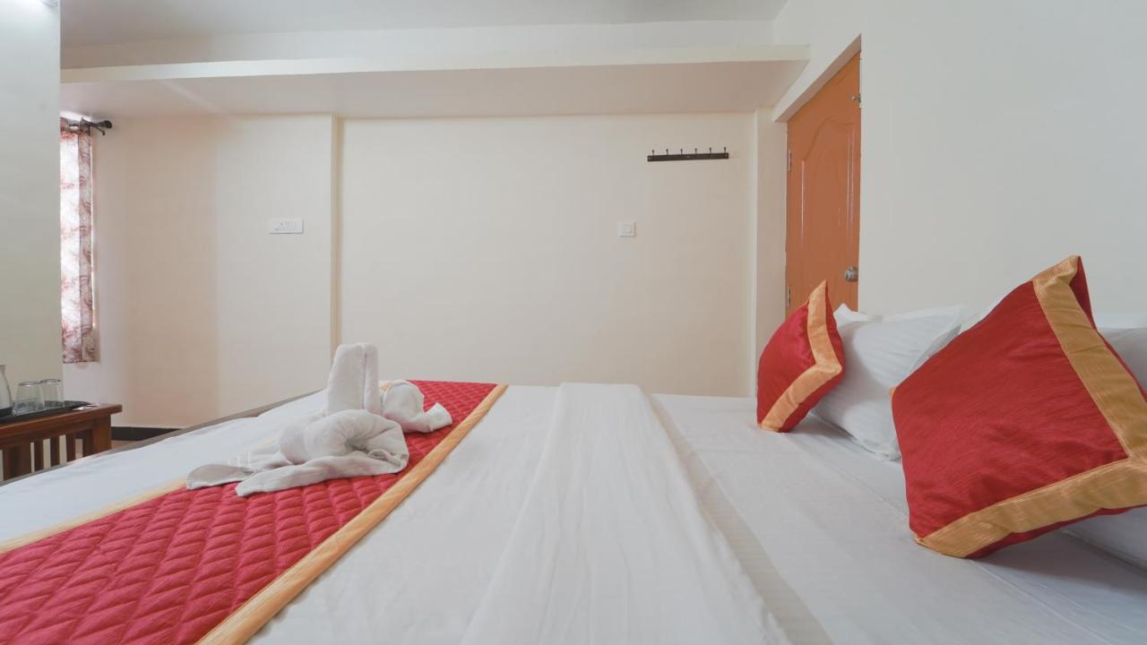Amuthu Residency