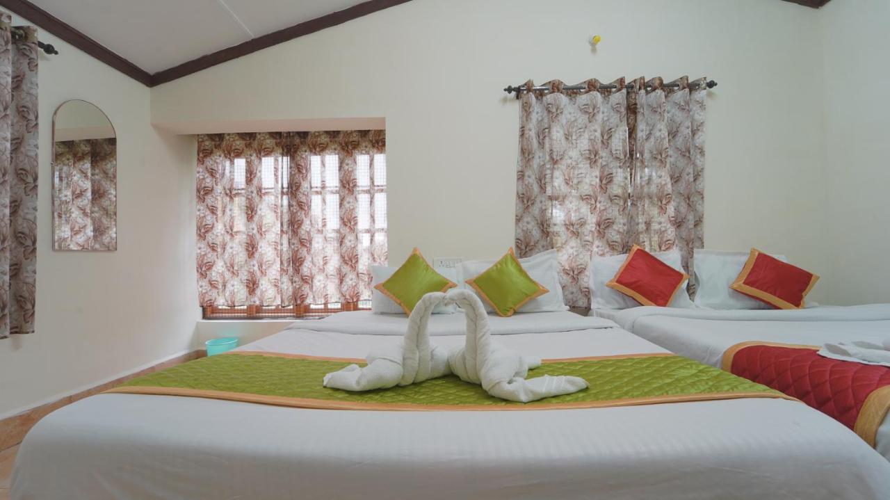 Resort Amuthu Residency
