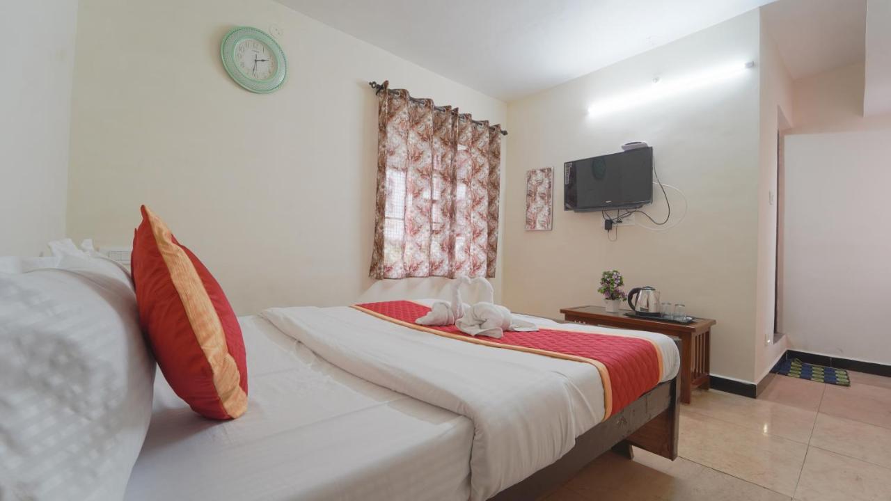 Resort Amuthu Residency *