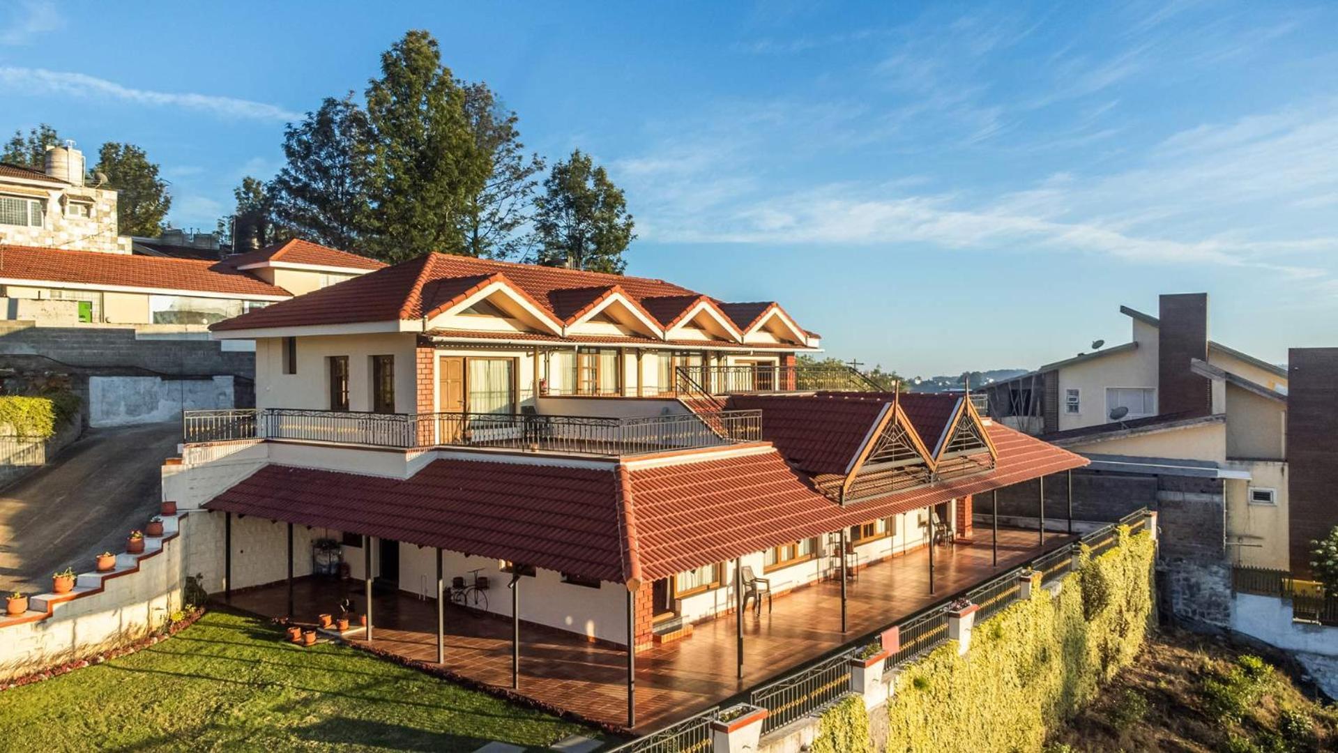 Bed & Breakfast Stayvista At The West Wind 5bhk Comp Breakfast