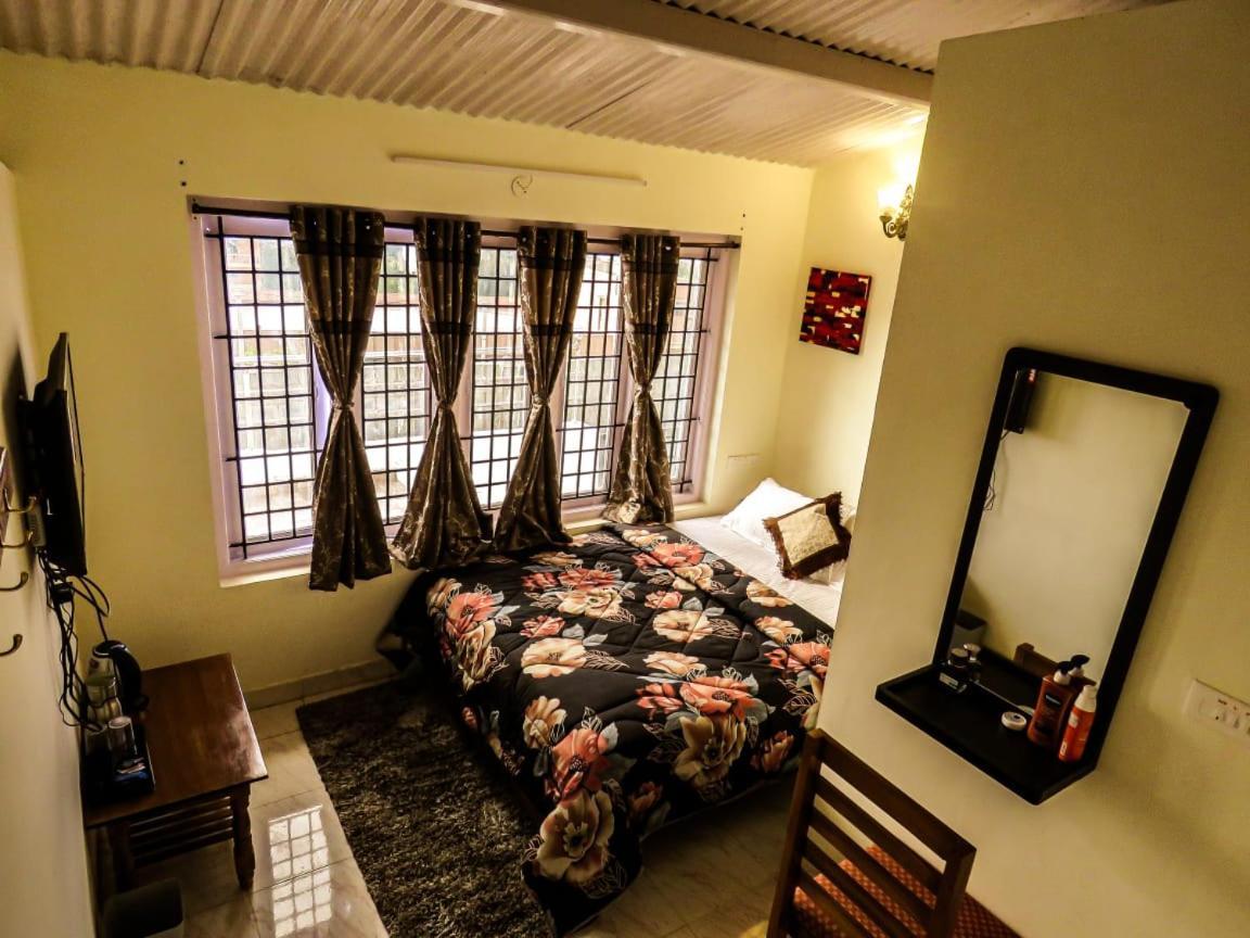 Heaven Hotel *