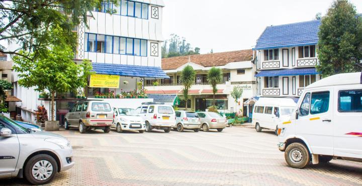 Nahar Nilgiris Hotel 3*