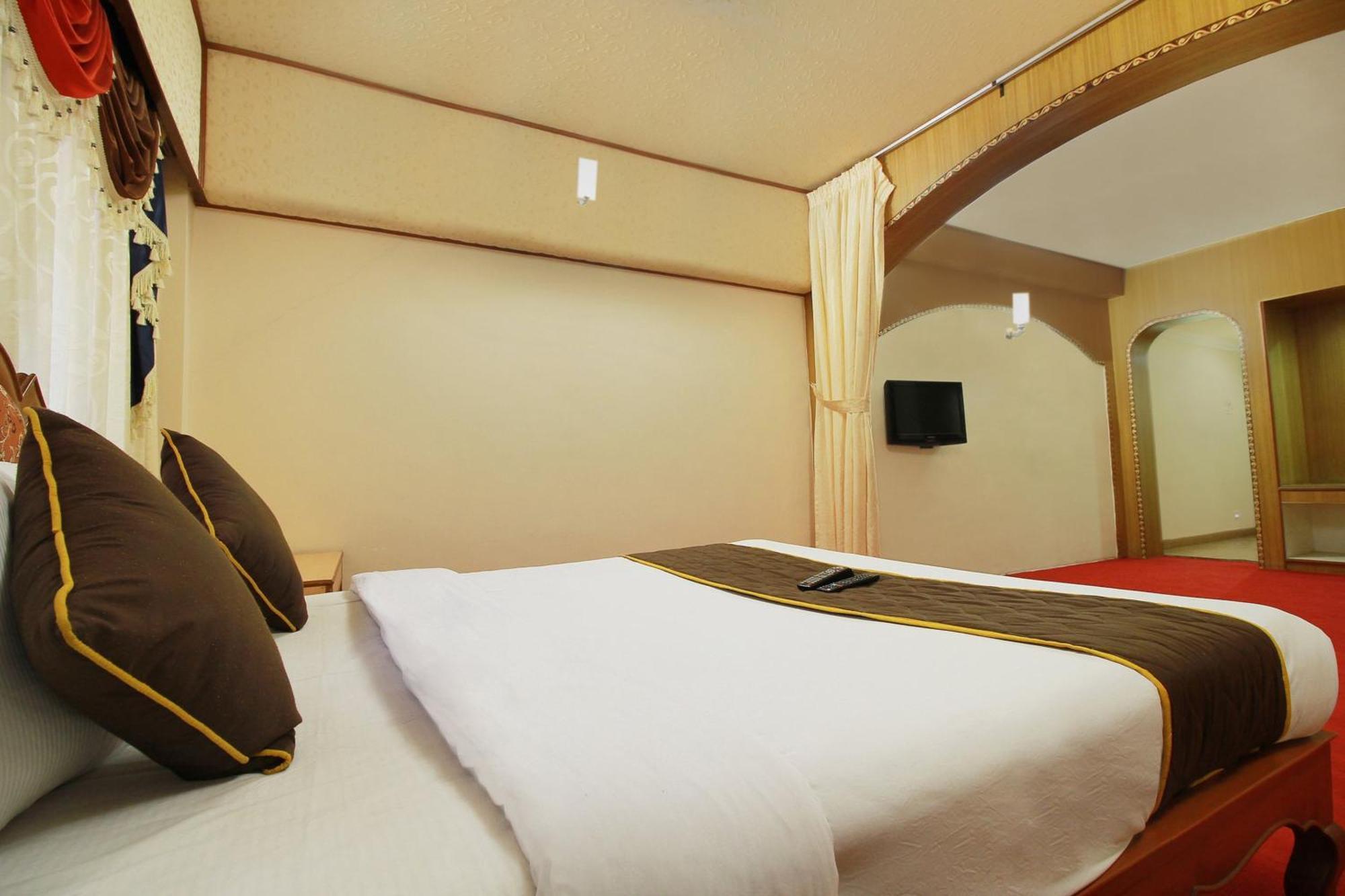 Flagship Gaylord Hotel 3*