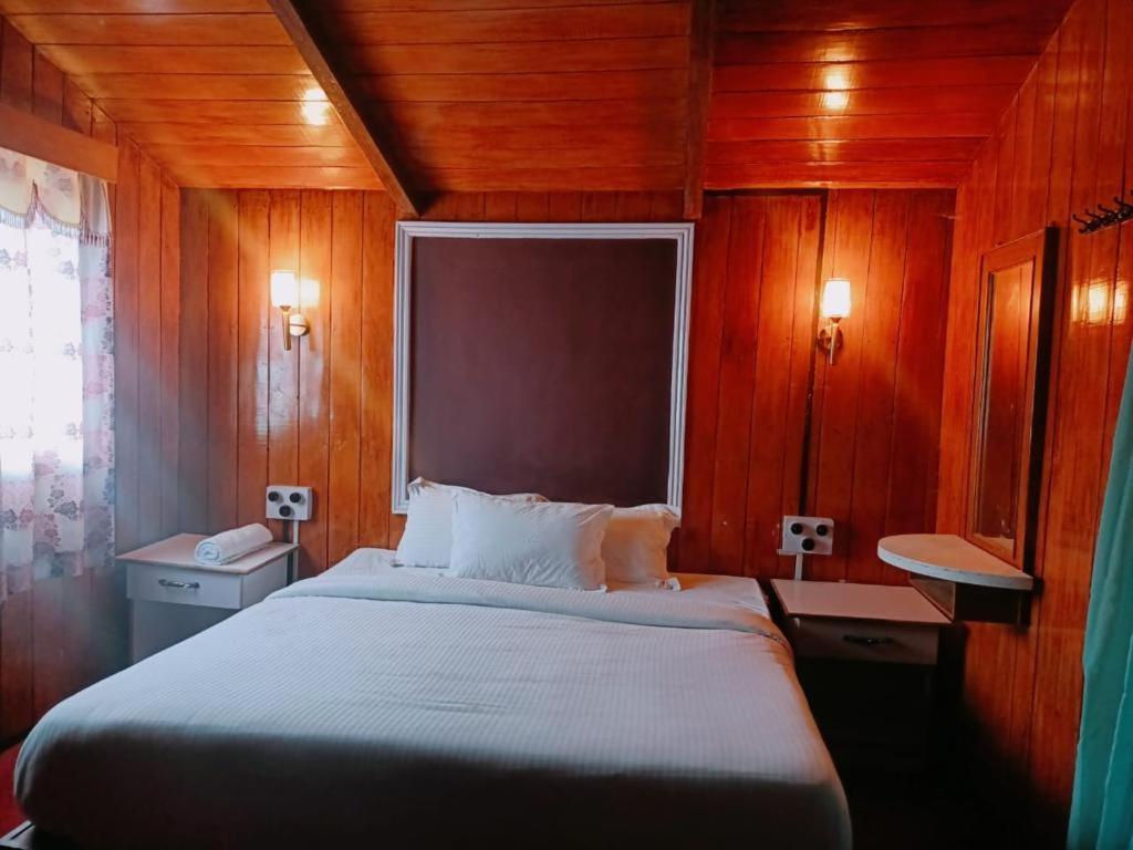 Wood House 1 Hotel *