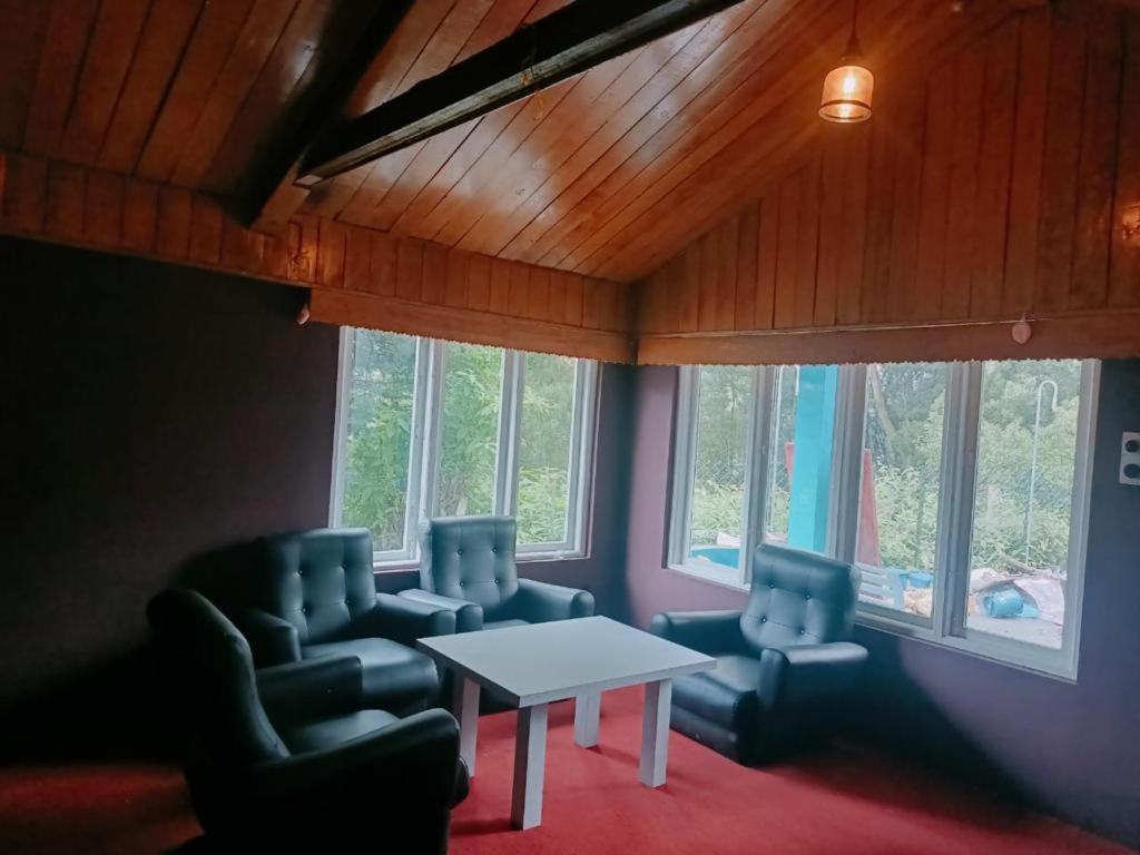 Hotel Wood House 1